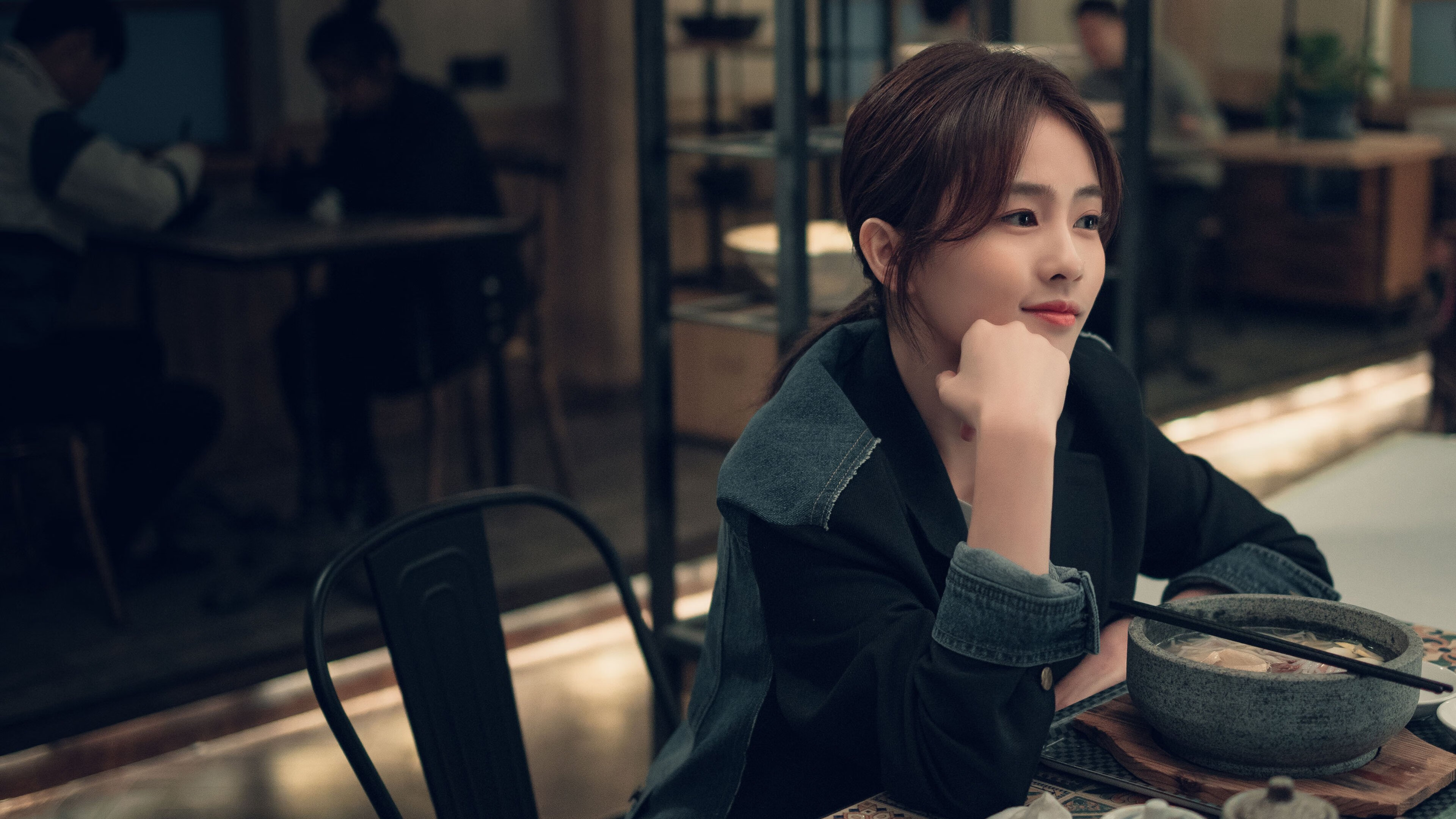 意甲球队VAR判罚语言语义分析优化决策流程,足球var裁判有几个