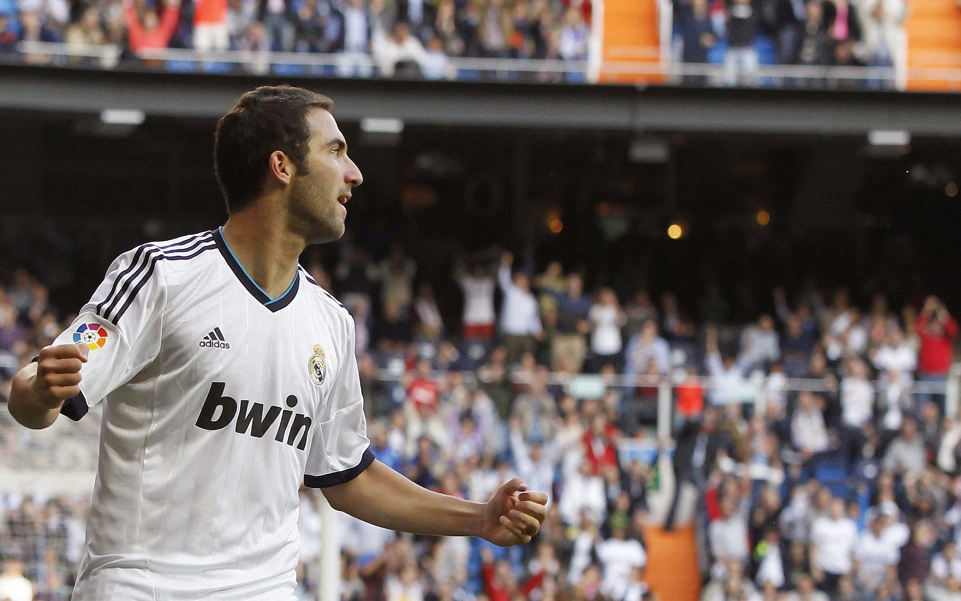 “强强对决”——车队之间的精彩拉锯战，《强强对决》